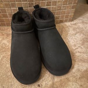 NWOT Ultra mini UGG Bootie